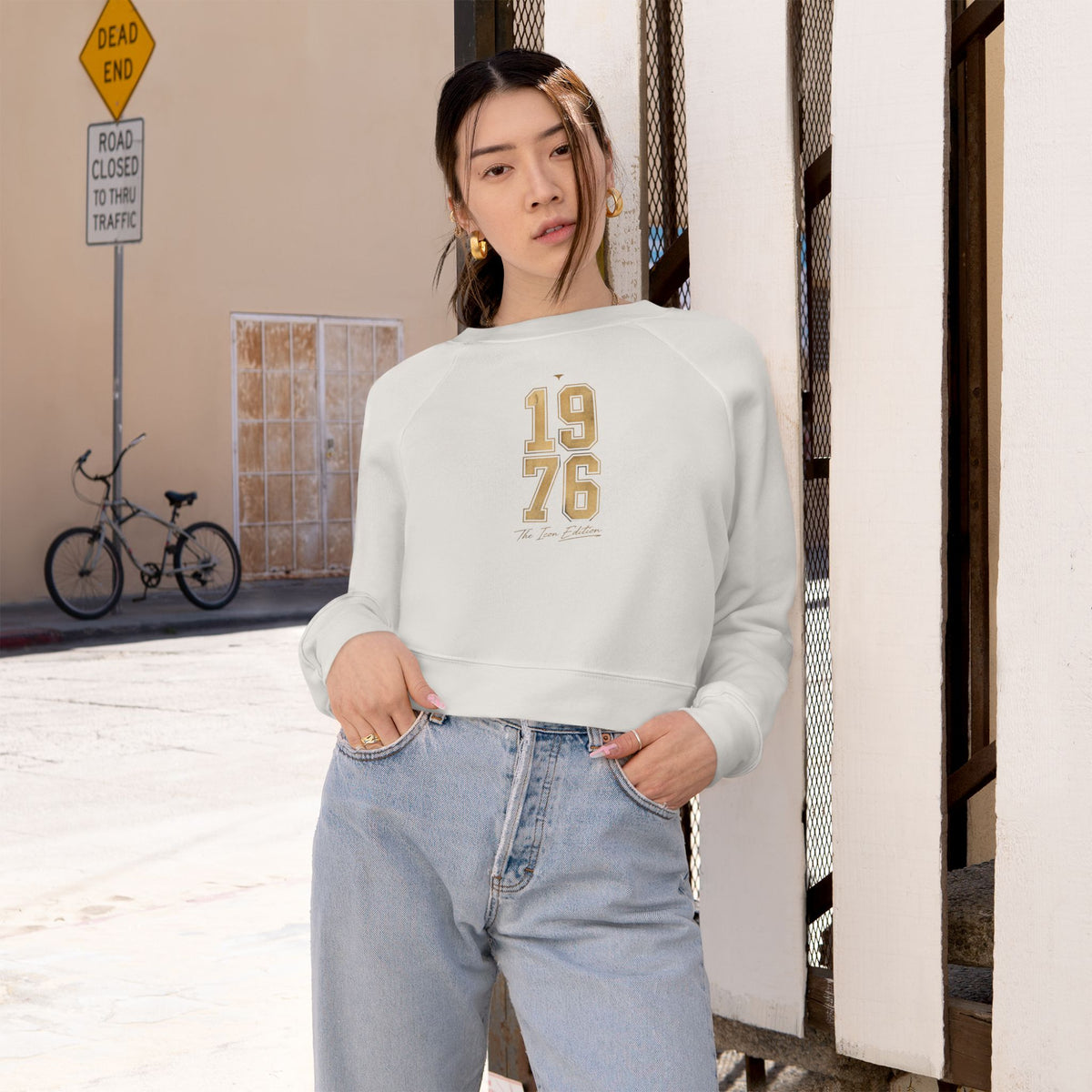 1976 Cropped Pullover — Retro Vintage Year Women’s Crop Sweatshirt